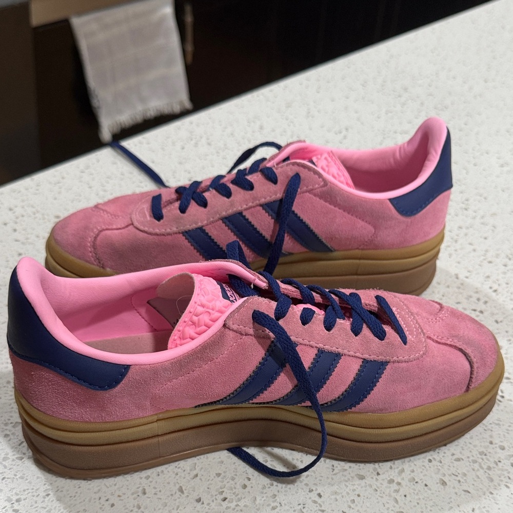 Adidas Women's Pink and Navy Sneakers Gazelle